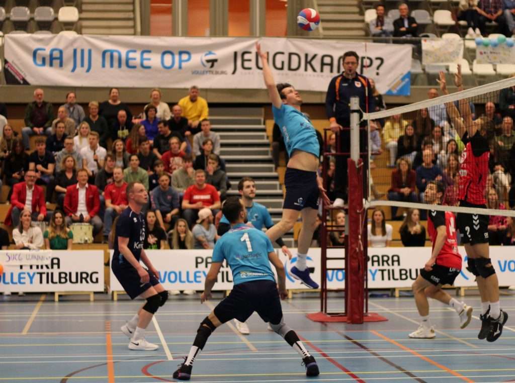 Volley Tilburg Heren 1 laat VCV na stroeve start kansloos